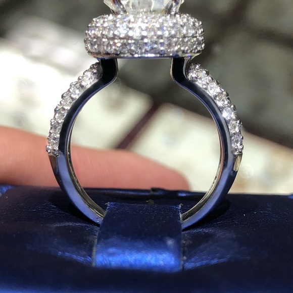 Engagement Ring 18k 3.68ct Total with Center!!! - Picture 7 of 10